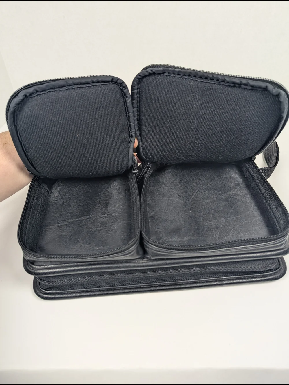 Case Logic Black Faux Leather CD Case & CD Player Holder Carrier